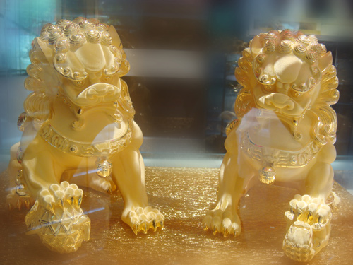 祥狮瑞兽金摆件